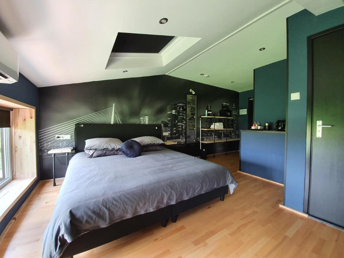 De Hoeksche Loods Bed & Breakfast Zuid-Beijerland